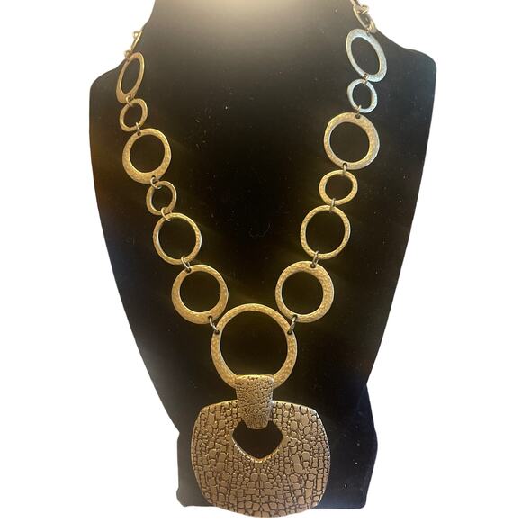 Premier Designs Necklace Hammered Gold Tone Link Chain With Pendant Toggle Clasp - Picture 1 of 5